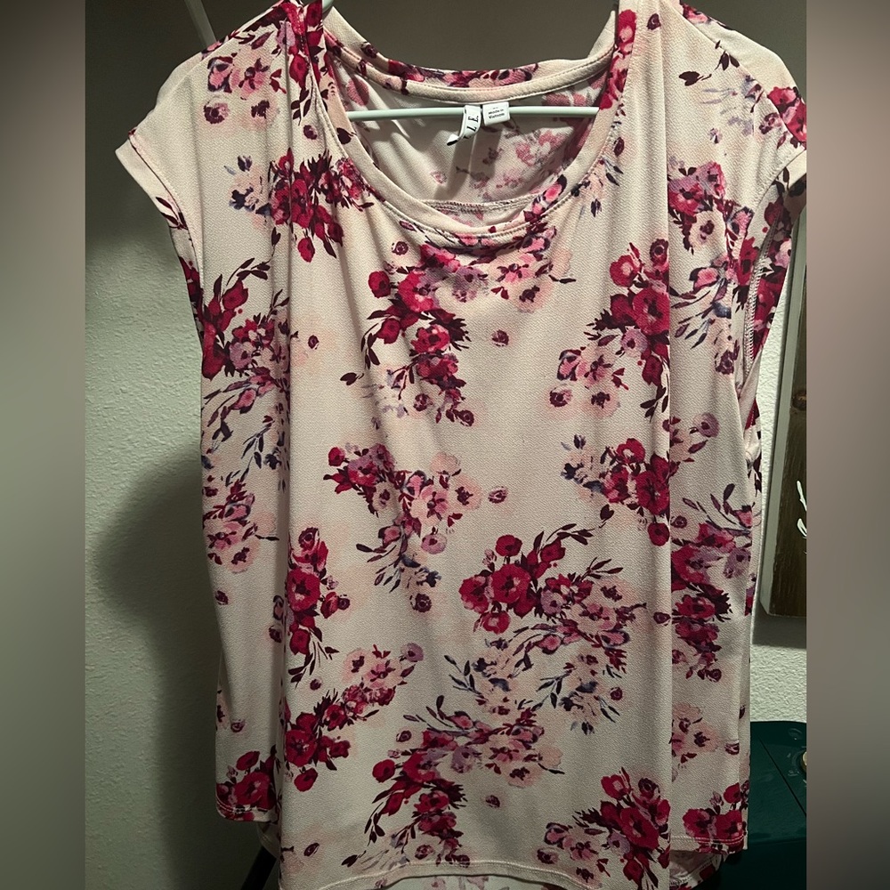 Elle floral top